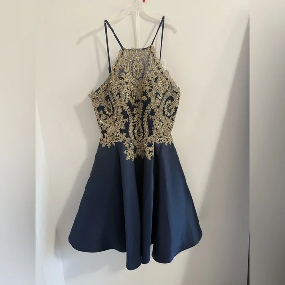 Temptations Grad/Prom dress - Picture 3 of 5